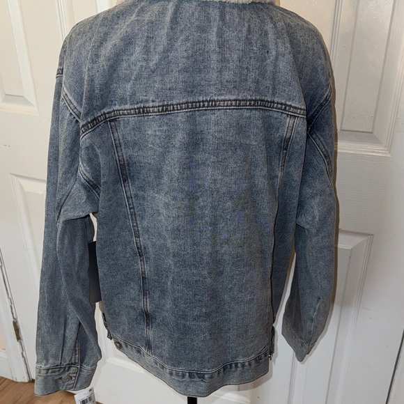 Madden Girl Blue Denim Jacket with Cream Sherpa Lining - Picture 8 of 15